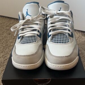 Used Jordan 4 Kids size 3y